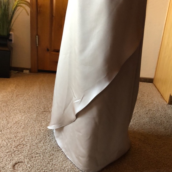 Gown - Picture 2 of 3